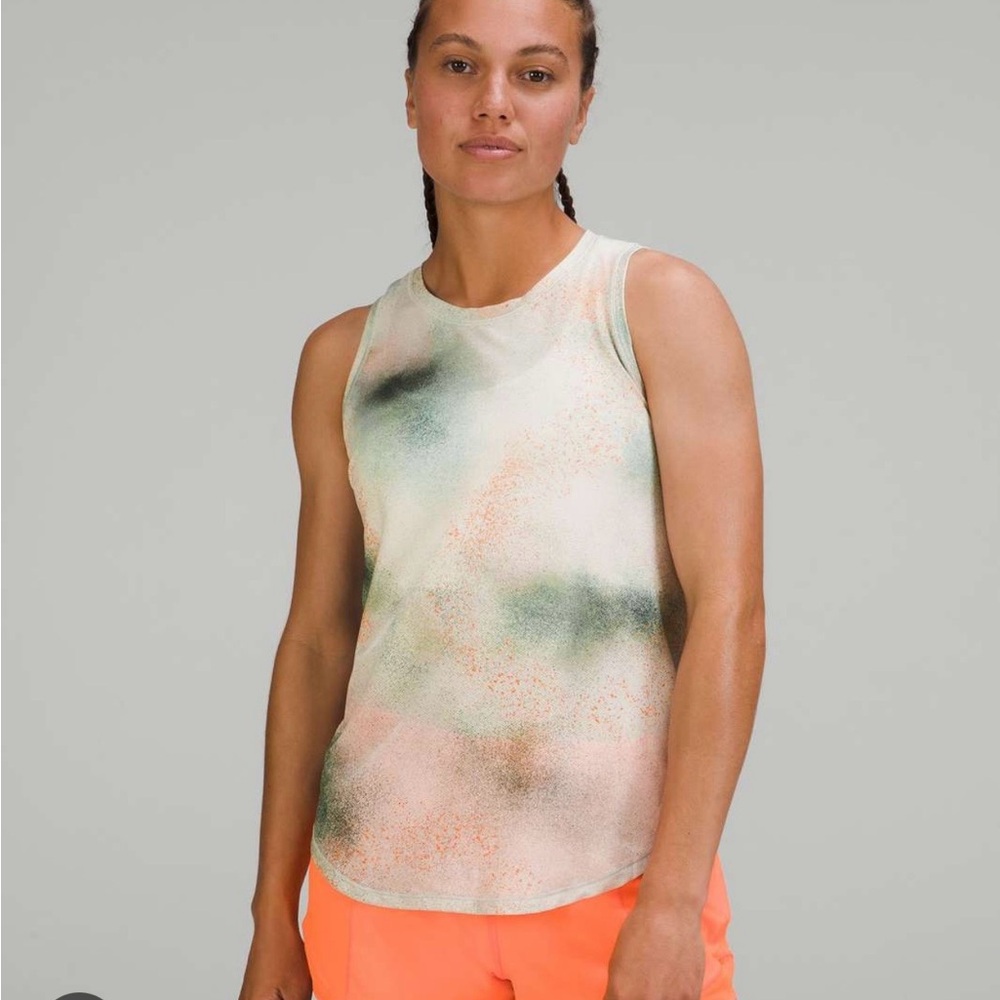 Lululemon sculpt tank -spray orange and green camo size 6